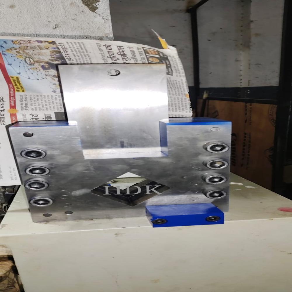 2 INCH SQUARE PIPE CUTTING DIE