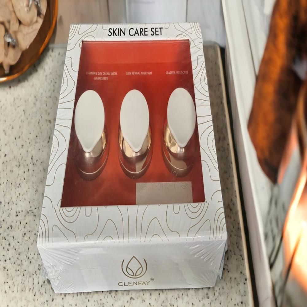 Cosmetics Packaging Box with Foam Dye Cut Inside