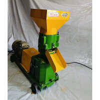 semi automatic poultry feed machine