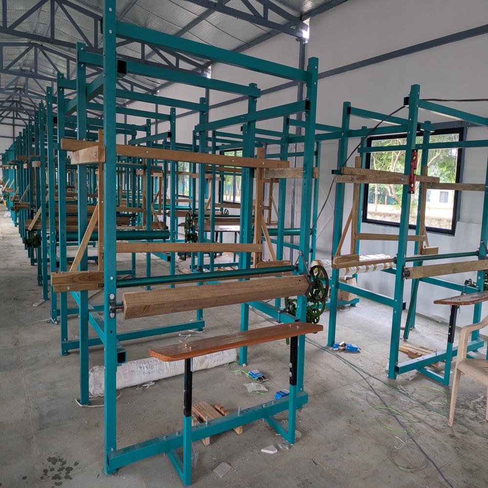 90 Meter Per Day Automatic Handloom Machine - Color: Grey Paint Coated