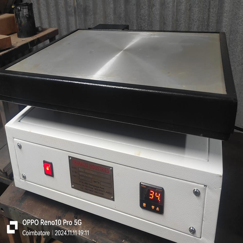 Hot Plate - Color: White And Blue