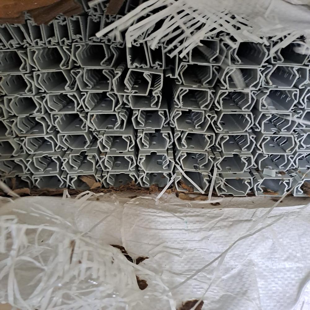 Cable Ducts - Rigid Pvc, Sizes 15x15-100x100 Mm, Light Grey Ral 7042, Ul94v0 Flammability, 390 Kg/cm Tensile Strength, Din 43659 Mounting Holes