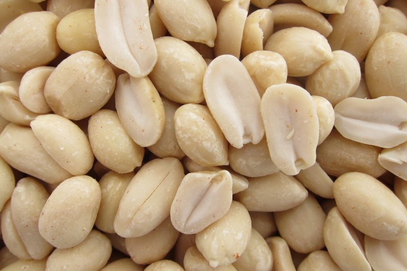 Peanuts without skin