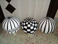 Decorative Balls - Color: Black And White