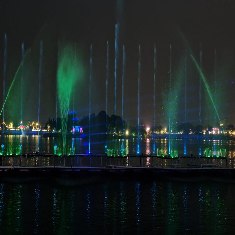 MUSICAL DANCING FOUNTAIN