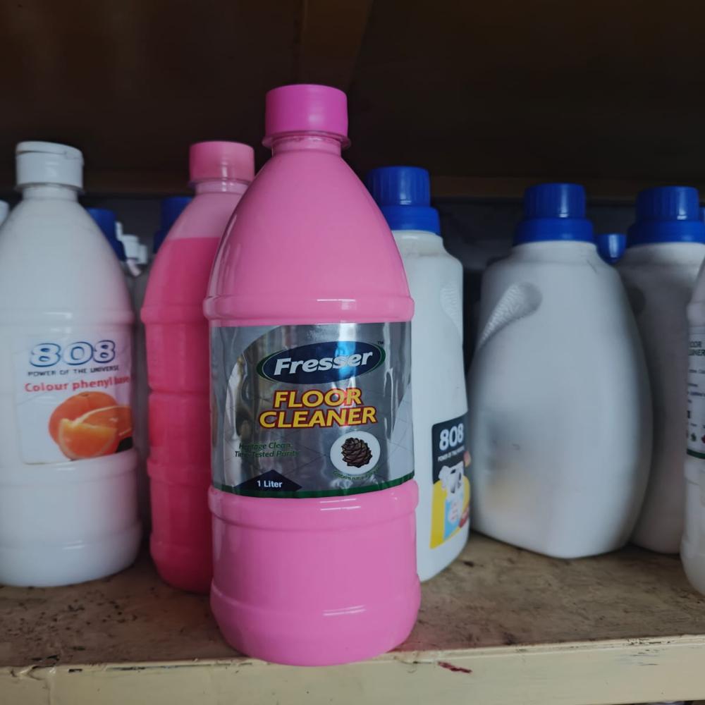 White Phenyl - Capacity: 1 Ltr