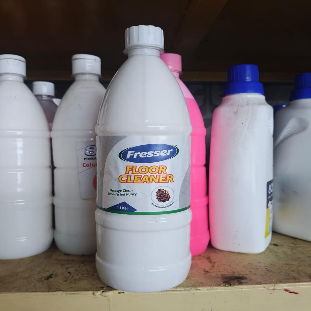 White Phenyl - Capacity: 1 Ltr