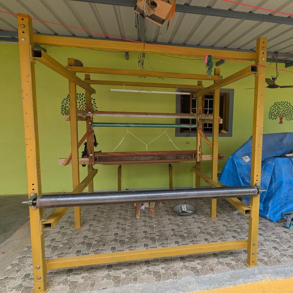 6 Feet Manual Handloom Weaving Machine - Capacity: 50 Kg