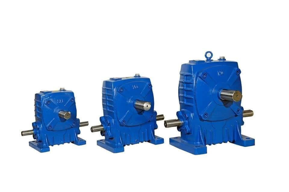 Wpa Worm Gearbox - Cast Iron, Blue | Worm Gear, Ratio Range 10:1-100:1, Foot Mounting, 80% Efficiency, Industrial Automation, Conveyor Systems, Material Handling