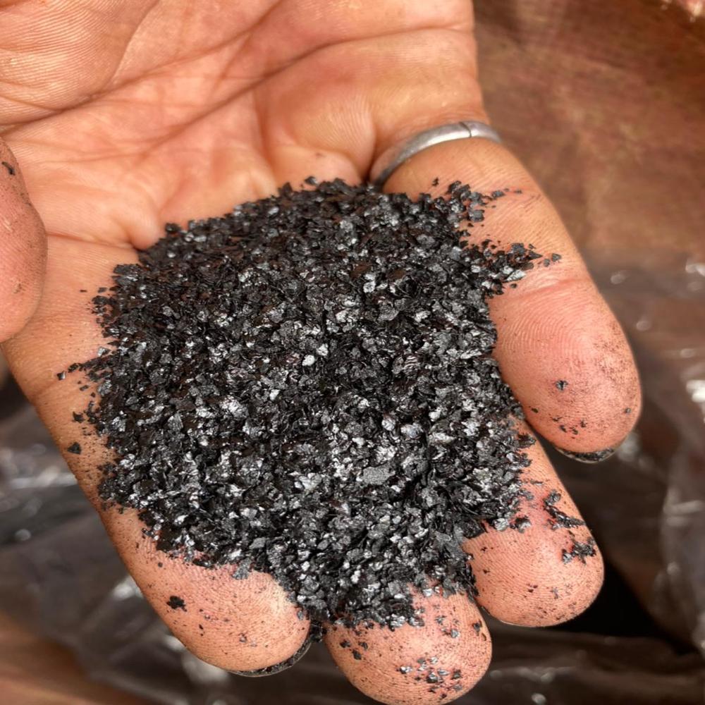 Humic Flakes 98% - Application: Organic Fertilizer