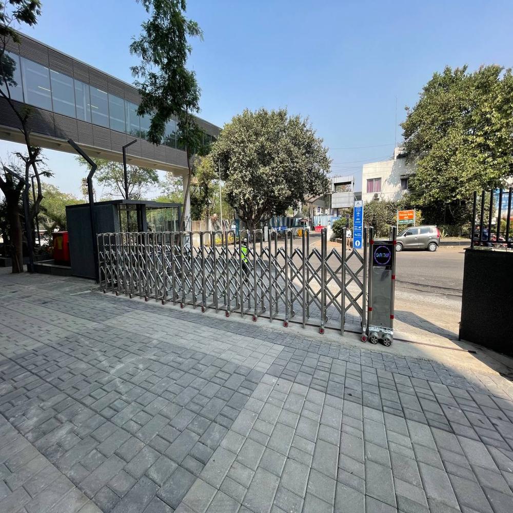 Automatic Retractable Gate