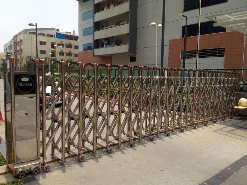 Automatic Retractable Gate