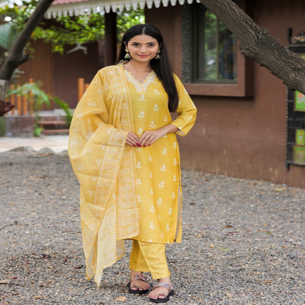 Elegant Traditional Kurti - Color: Yellow - Magenta