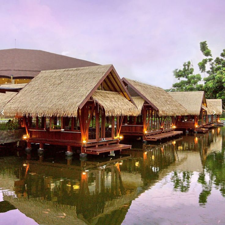 Synthetic Thatch Roofing Panels For Resorts, Cafes & Farmhouses - Design Type: Designer