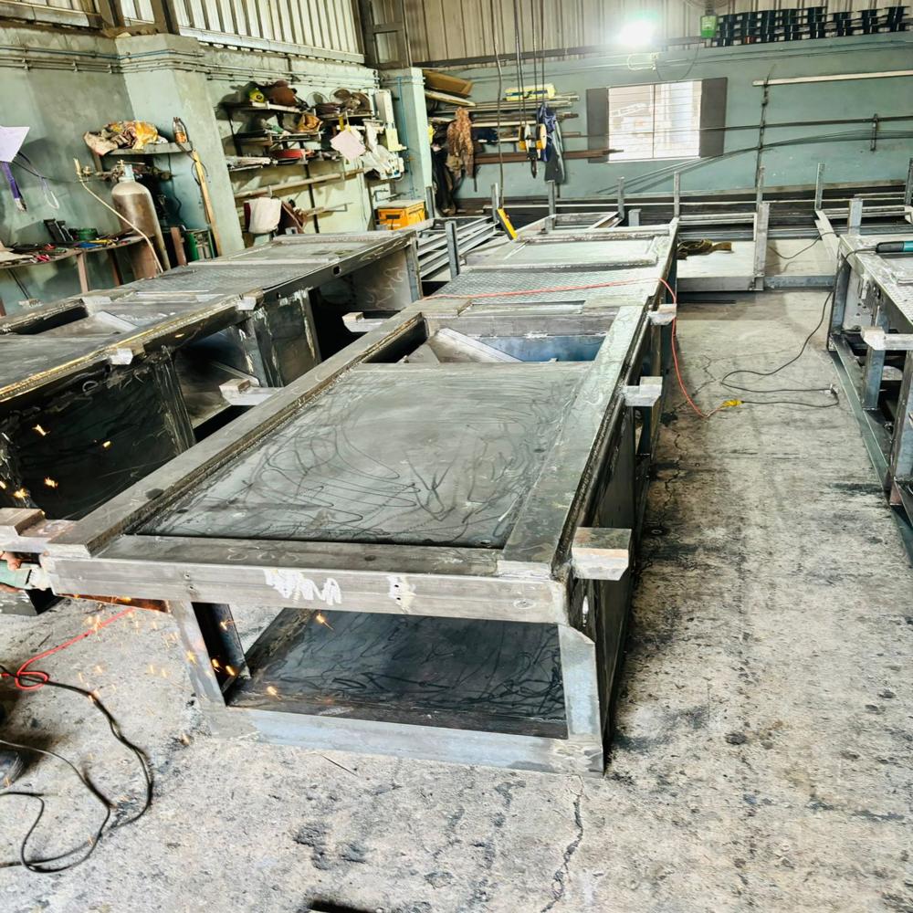 Injection Moulding Machine Base Structure - Color: Grey