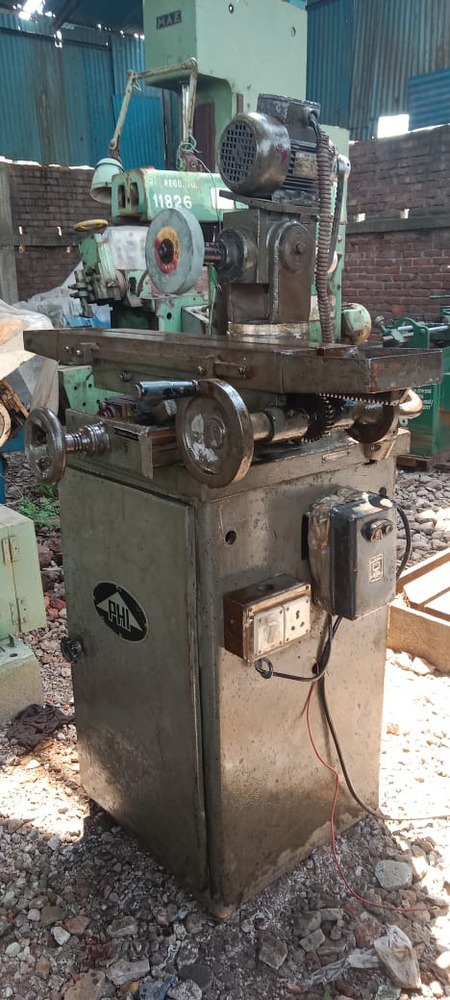 Tool & Cutter Grinding Machine