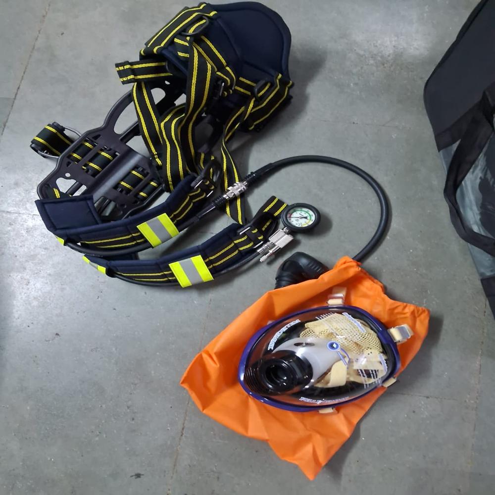 Self Contained Breathing Apparatus - Color: Dark Blue/black
