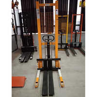 Mild Steel Manual Pallet Stacker