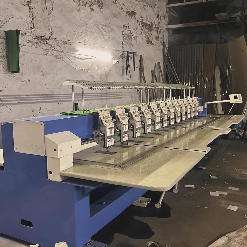 12 HEAD GARMENT EMBROIDERY MACHINE
