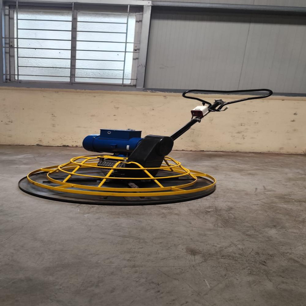 Power Trowel with Crompton Motor