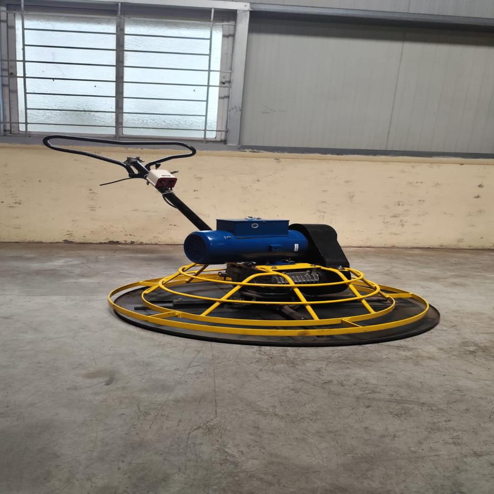 Power Trowel with Crompton Motor