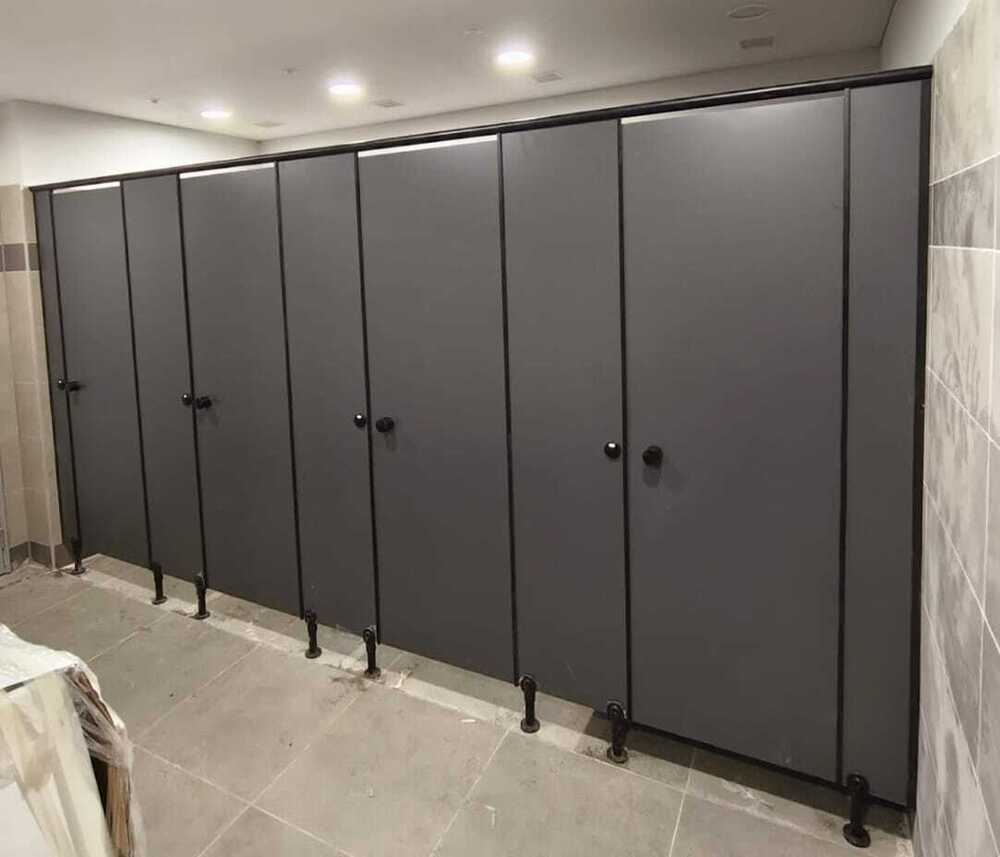 Hpl Toilet Cubicle Partitions With Nylon Accessories - Color: Yellow