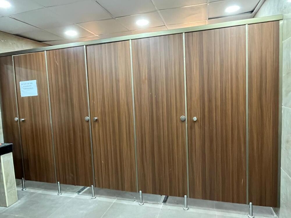 Hdf Shower Cubicles Partition With Stainless Steel Accessories - Color: Gray
