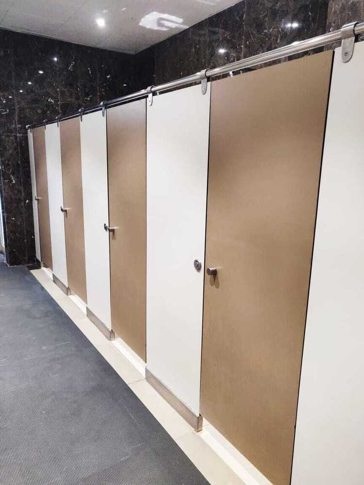 Hdf Panels Toilet Cubicle Partition Box Up Model With Nylon Accessories - Color: Brown And White