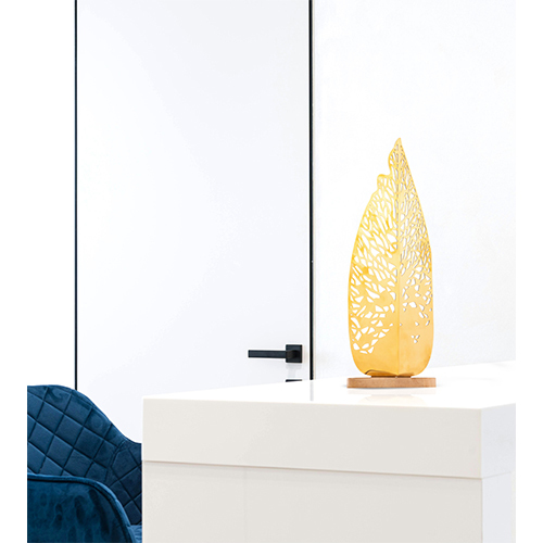 M8-E Standee Leaf Golden Ss - Feature: Durable