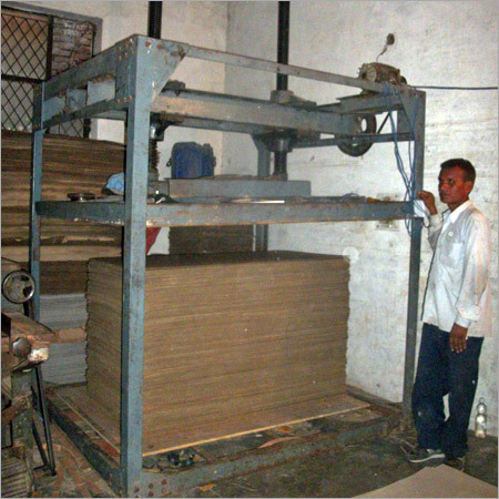 नालीदार बॉक्स बनाने की मशीन