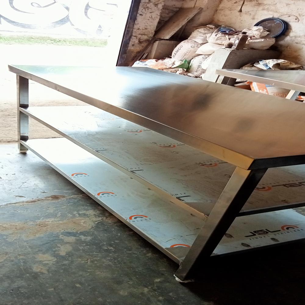 Work Table With 2 Bottom Shelf - Application: Cutting