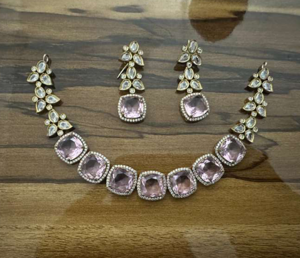 Pearl Glow Necklace Set