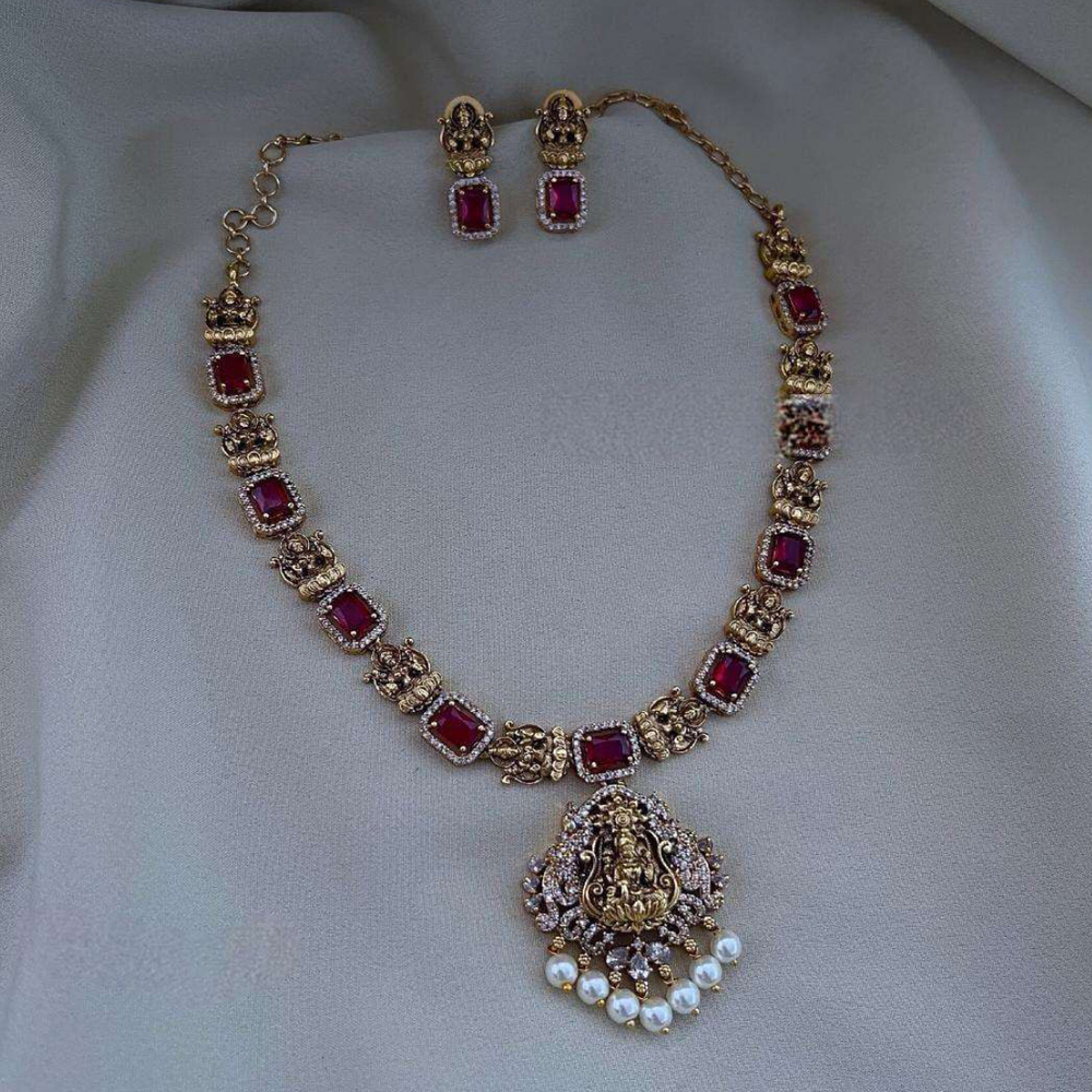 Elegant Sparkle Necklace Set