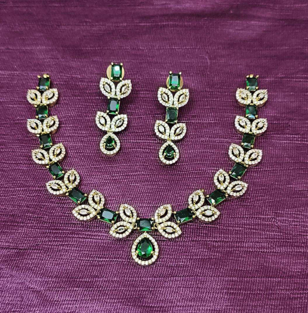 Diva Style Necklace Set