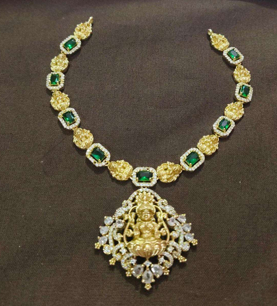 Graceful Stone Necklace Set