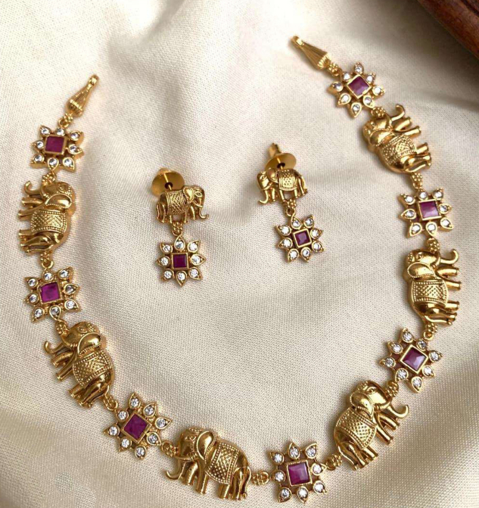 Elite Charm Necklace Set