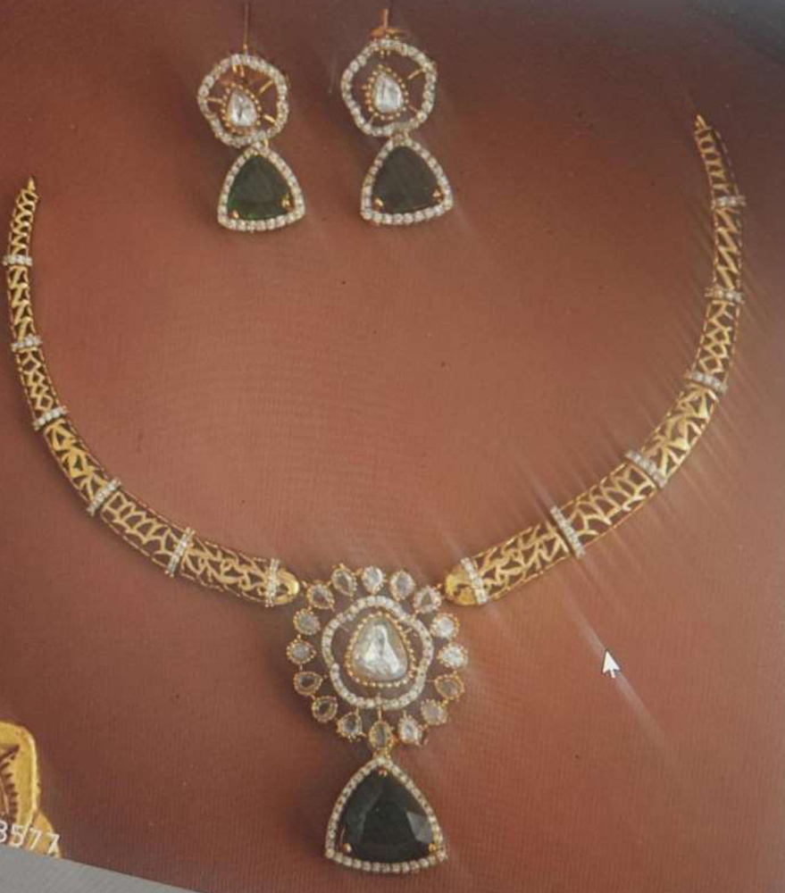 Stylish Stone Necklace Set