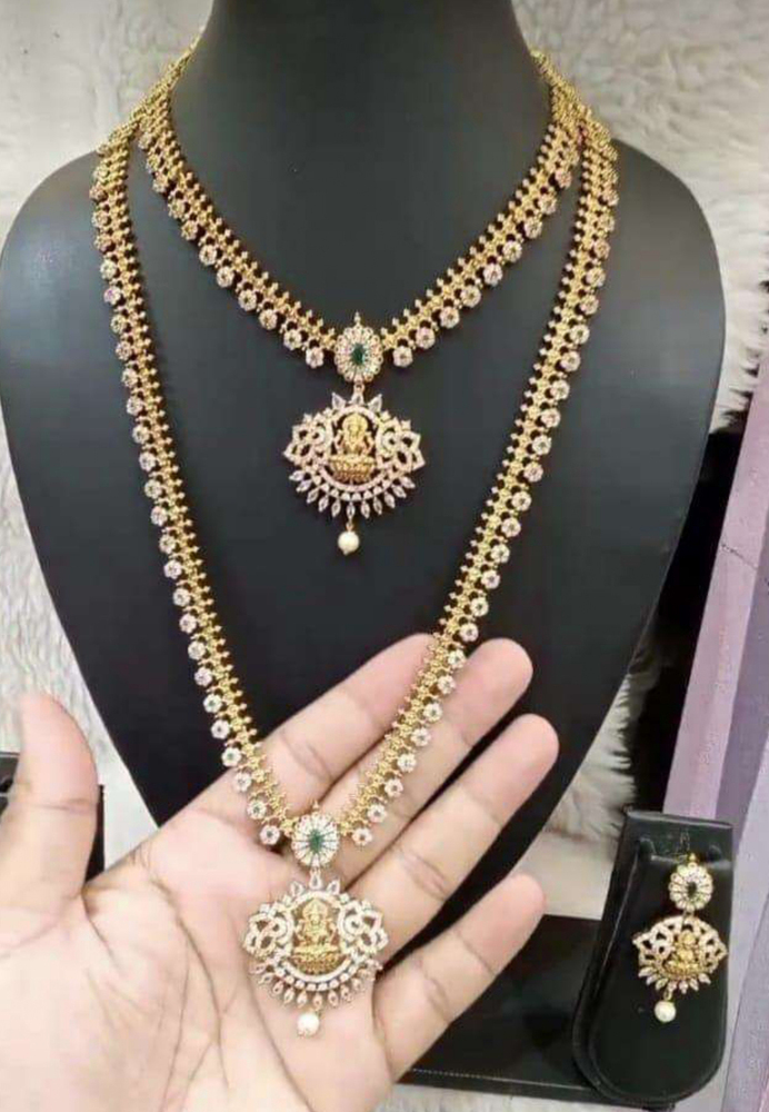 Gold Bloom Necklace Set