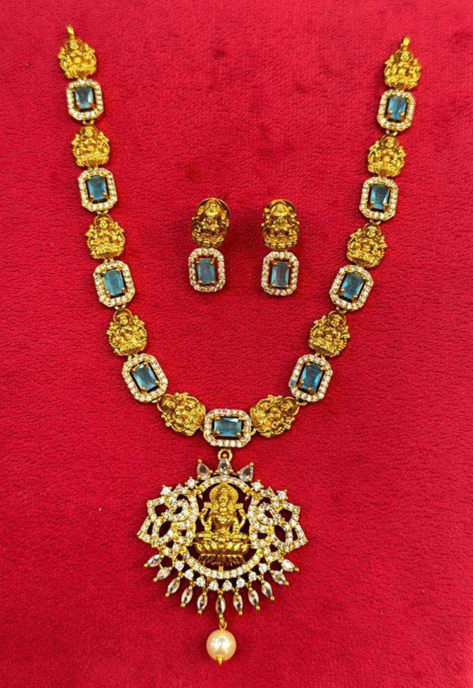 Pearl Blossom Necklace Set