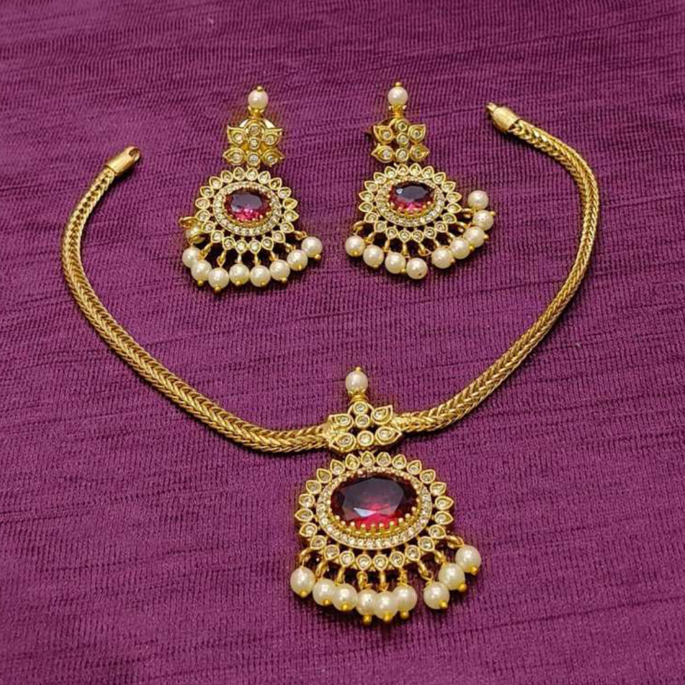 Glamour Pearl Necklace Set