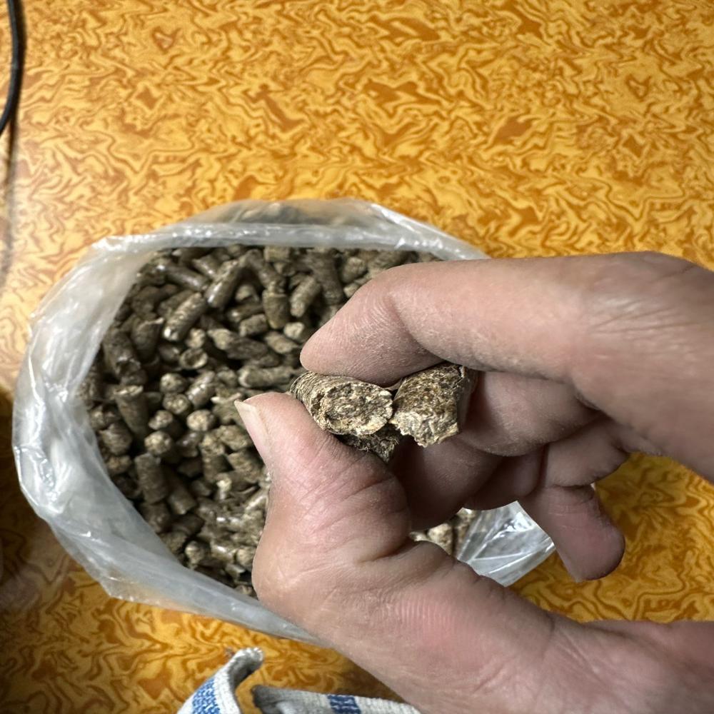 Biomass Pellet - Ash Content (%): 3 A 8 %