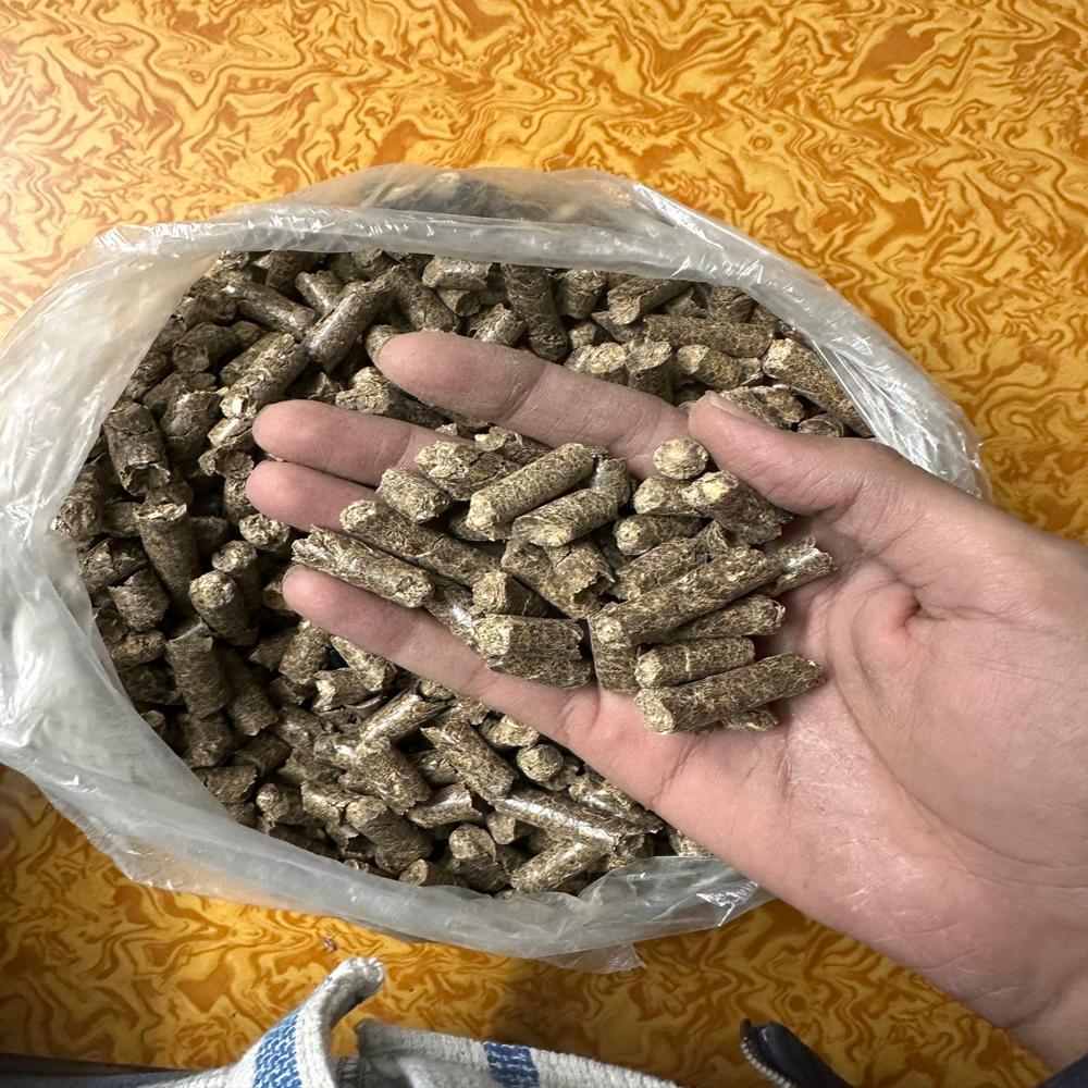 Biomass Pellet - Ash Content (%): 3 A 8 %