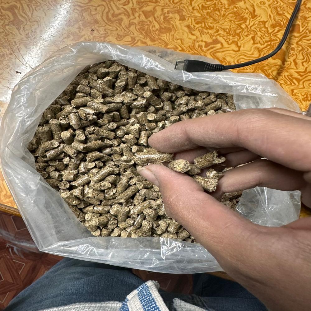 Compressed Biomass Pellets - Ash Content (%): 3 A 8 %