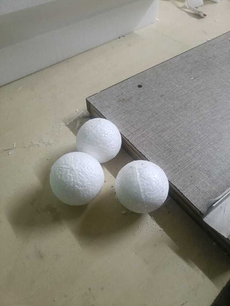 थर्मकोल बॉल