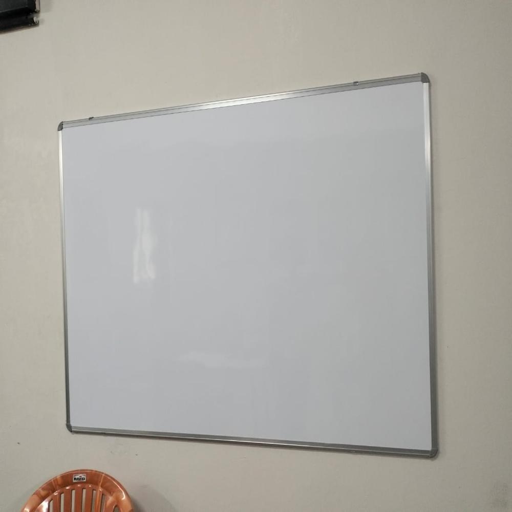 RC Magnetic White and Green Chalkboard