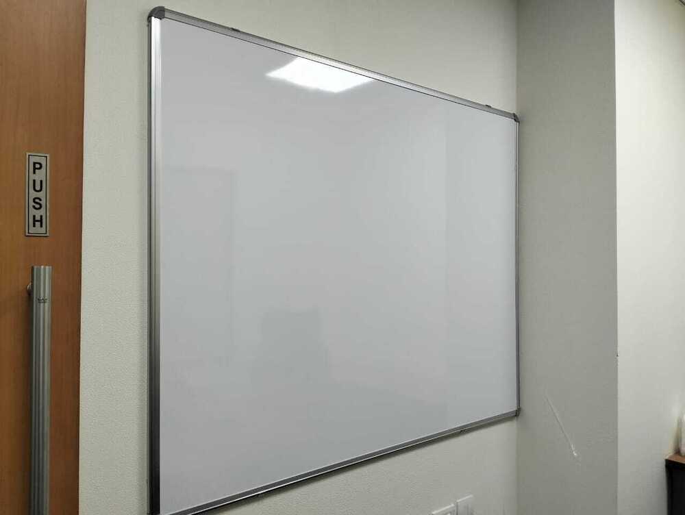 Magnetic Whiteboard for Colleges