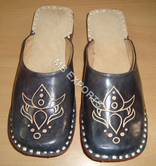 ब्लैक राजस्थानी मोजरी