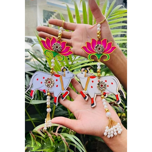 Cow Lotus Hangings - Color: White