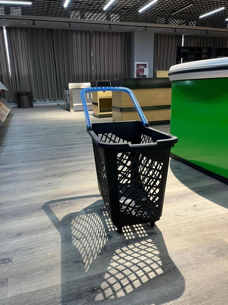 SHOOPING BASKET WITH WHEEL