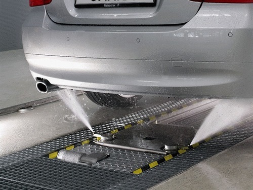 High Pressure Under Chassis Wash System - Lift Design: Scissor Lift